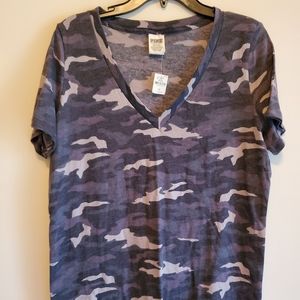 Victoria Secret (PINK) T-SHIRT